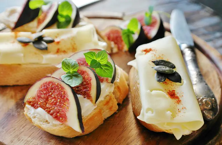 découvrez nos délicieuses cheese bites, de savoureuses bouchées au fromage croustillantes à l'extérieur et fondantes à l'intérieur. idéales pour vos apéritifs, soirées entre amis ou en-cas gourmands, ces petites merveilles raviront les amateurs de fromage. à déguster avec vos sauces préférées !