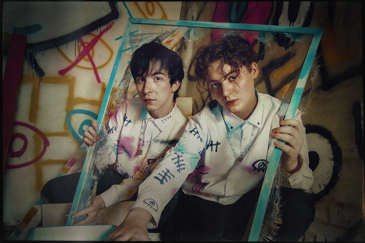 découvrez le rogan josh, un plat traditionnel de la cuisine indienne, savoureux et épicé, à base d'agneau mijoté dans une sauce riche en saveurs. parfait pour les amateurs de gastronomie, ce plat emblématique éveille les sens et vous plonge au cœur des délices de l'inde.