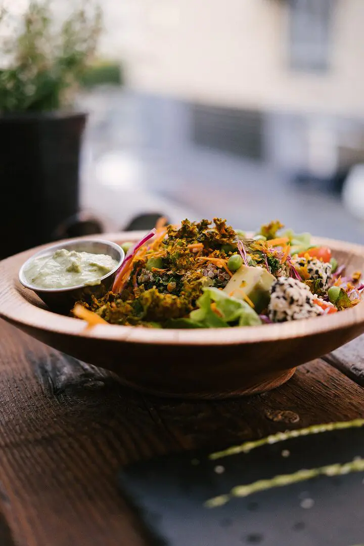 découvrez notre recette de vegan chili, un plat savoureux et réconfortant à base de légumes frais, de légumineuses et d'épices, parfait pour les végétaliens et les amateurs de cuisine saine. idéal pour vos repas en famille ou entre amis!